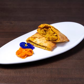 CURRY CHICKEN PATTY
